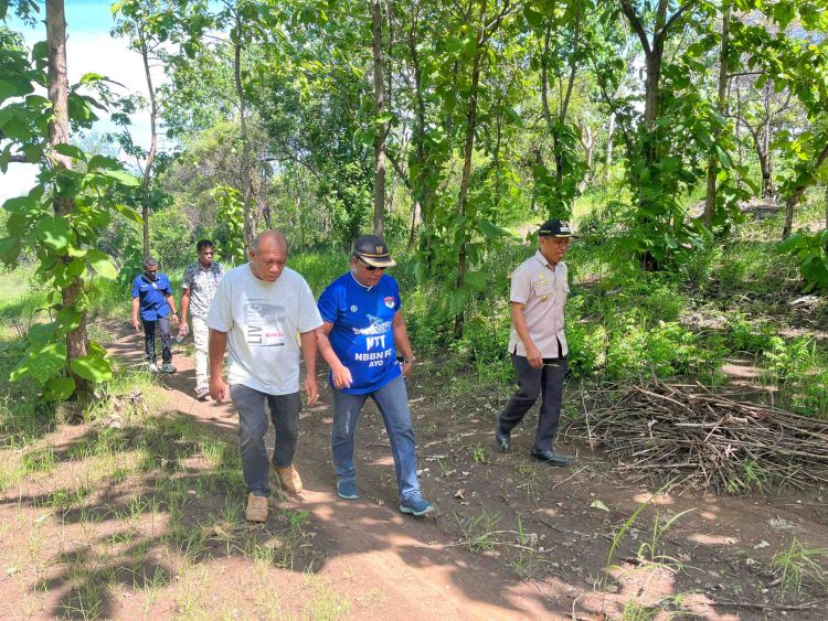 Wabup Lembata Tinjau Lokasi Pembangunan Rusun ASN di Kawasan Khonen