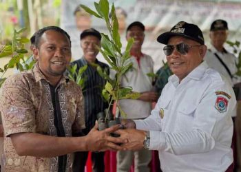 Bupati Lembata Resmikan Air Bersih Lewokurang dan Serahkan Aset Wai Wuw ke Pemerintah Desa