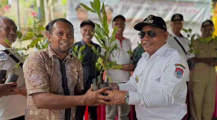 Bupati Lembata Resmikan Air Bersih Lewokurang dan Serahkan Aset Wai Wuw ke Pemerintah Desa