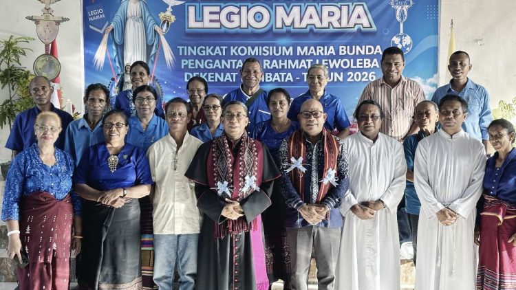 Dari Rumah ke Rumah, dari Gereja ke Bumi: Pesan Pastoral Uskup Hans Monteiro yang Menohok